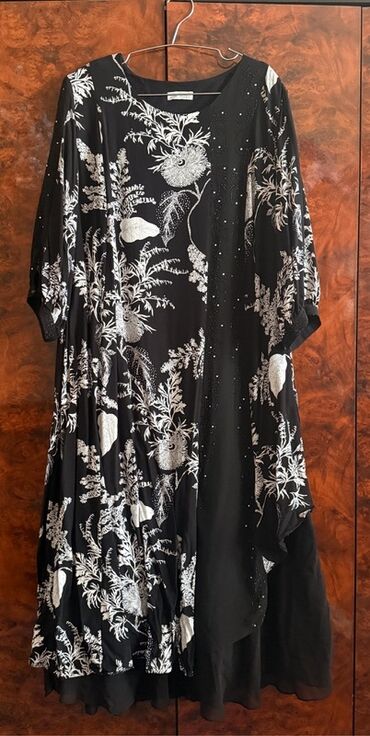 Ziyafət donları: Bu geyim qadınlar üçün nəzərdə tutulmuş müxtəlif üslublu iki paltardan -da lalafo.az — 28 Ziyafət donları: Bu geyim qadınlar üçün nəzərdə tutulmuş müxtəlif üslublu iki paltardan — 28