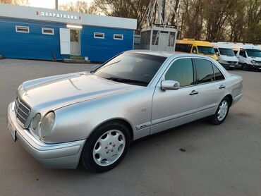 панель на спринтер: Mercedes-Benz 220: 1996 г., 3.2 л, Автомат, Бензин, Седан
