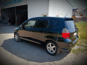 самая дорогая машина в кыргызстане 2023: Honda Fit: 2005 г., 1.3 л, Вариатор, Бензин, Хэтчбэк