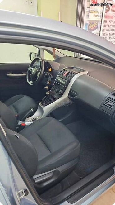 Toyota: Toyota Auris: 1.4 l. | 2011 έ. Χάτσμπακ — 5
