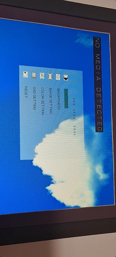 Slike i ramovi: ▪︎ Digitalni foto‑ram sa ekranom u drvenom ramu: Compositor — 6
