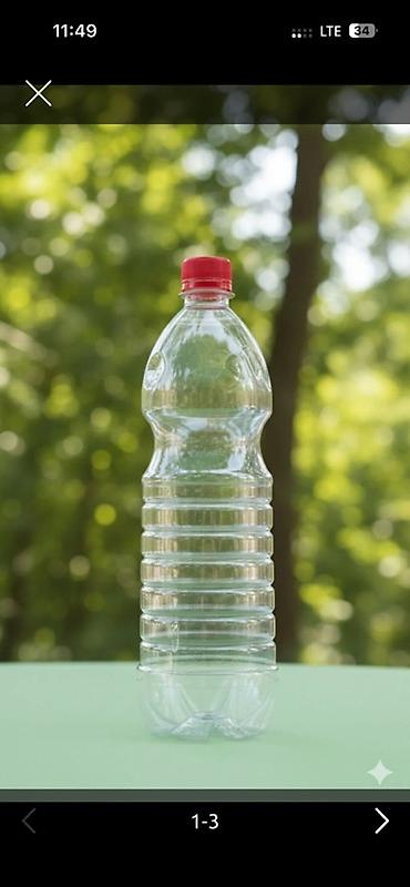 бутылки воды: Пластиковая бутылка с красной крышкой - Объем: ориентировочно — 1