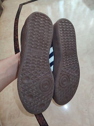 adidas kişi: Adidas Samba tərzində idman ayaqqabısı.Uşağa alıblar krasovka 35azn — 6