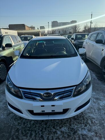 BYD: BYD : 2019 г., 2 л, Вариатор, Электромобиль, Седан