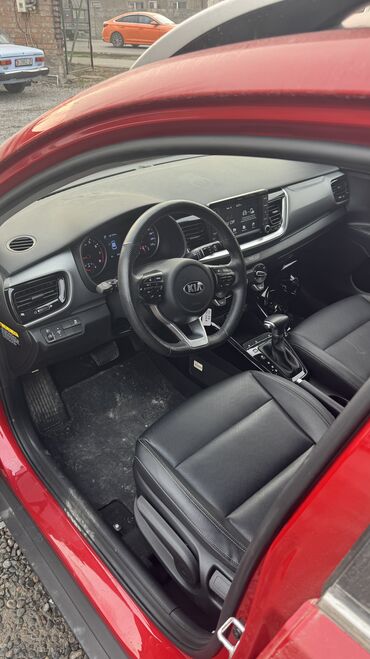 Kia: Kia Stonic: 2019 г., 1.4 л, Автомат, Бензин, Хэтчбэк — 3