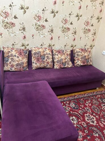 Masa və oturacaq dəstləri: Künc divan, Açılmayan, Bazasız, Vеlur parça, Çatdırılma yoxdur