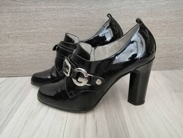 Women's Footwear: Μαύρες δερμάτινες αντλίες Dolce & Gabbana σε άριστη κατάσταση
