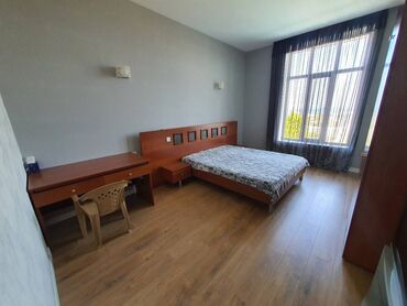 Həyət evləri və villaların satışı: 6 otaqlı, 350000 kv. m, Orta təmir — 23