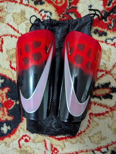 скамейки для бани: Футбольные щитки Nike Mercurial Lite - Модель: Mercurial Lite - Цвет