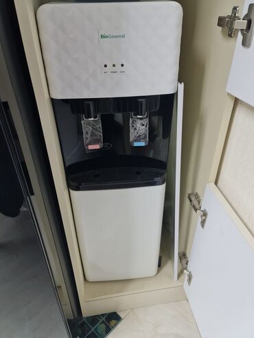 dispenser su: Dispenser satılır 100 AZN. Yenidir. Ünvan NZS m 0048 NigAz