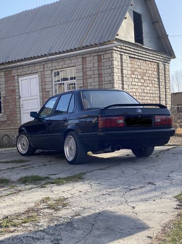 неко: BMW 3 series: 1990 г., 2.8 л, Механика, Бензин, Седан