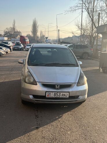 машина семейная: Honda Fit: 2001 г., 1.3 л, Вариатор, Бензин, Хэтчбэк