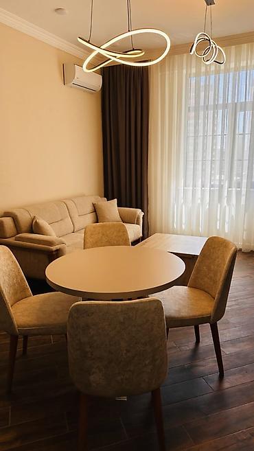 ucuz ev: Renessans Palace yaşayış kompleksində, Elmlər Akademiyası metrosu — 2