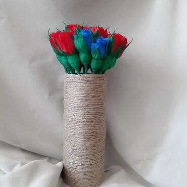 китайские розы: Букет бутонов роз на продажу Длина 30 см Ваза обмотана специальным