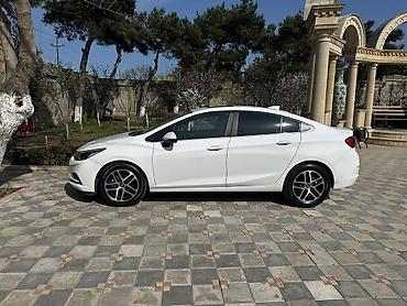 kor zona: Chevrolet Cruze: 1.6 l | 2017 il 180000 km Sedan — 4