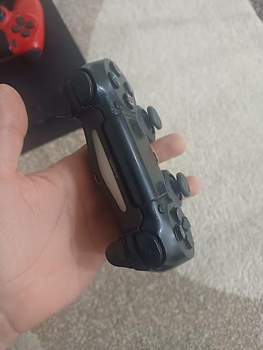 ps4 fifa: СРОЧНО!!! Продаю пс4 фат 500гб ПРОШИТЫЙ 13.52 2 джойстика 1 ориг, 2 — 2