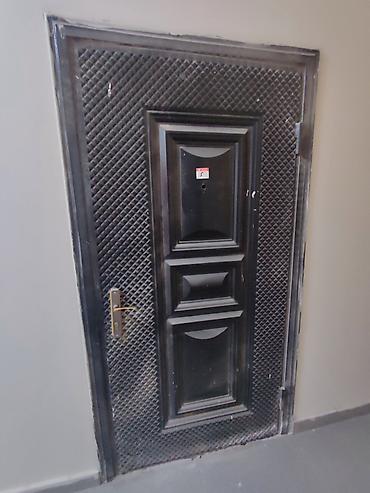 Ev və bağ: Çöl qapı. Yeni Günəşli. 100sm*205sm — 2