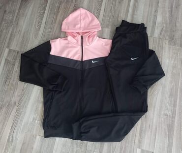 Gornji i donji deo: 2xl - 4xl
3300 na lalafo.rs — 1 Gornji i donji deo: 2xl - 4xl
3300 — 1