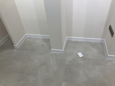 Напольные работы: Выравнивание пола, Монтаж напольных плинтусов, Укладка пола | Паркетная доска, Кварц-винил, Ламинат Больше 6 лет опыта — 13