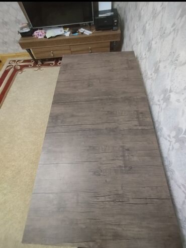 столы из натурального дерева: İşlənmiş, Qatlanan, Dördbucaq masa
