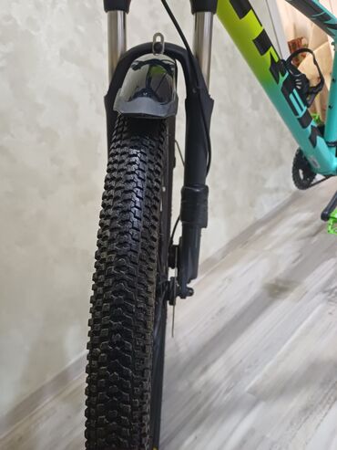 İdman velosipedləri: Dağ velosipedi Trek, 29", sürətlərin sayı: 21 — 7