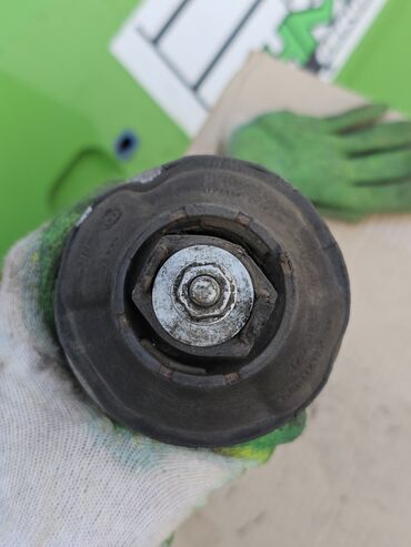 Подушки мотора: Подушка мотора Volkswagen 1998 г., Б/у, Оригинал, Германия — 10