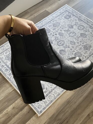 sixton cipele cena: Ankle boots, 37