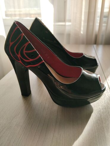 туфли цвет черный на высоком каблуке: Туфли Sasha Fabiani, 35, цвет - Черный