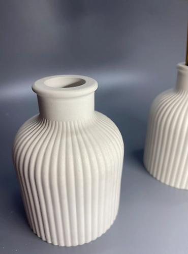 Vazalar: Bir vaza — 12