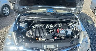 Nissan: Nissan Tiida hatchback - Kuzov: 5 qapılı hatchback, gümüşü rəng - — 5