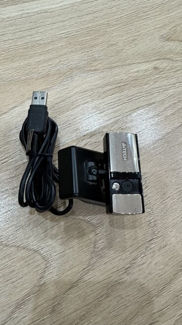gt 220 1gb 128bit ddr3: A4tech camera