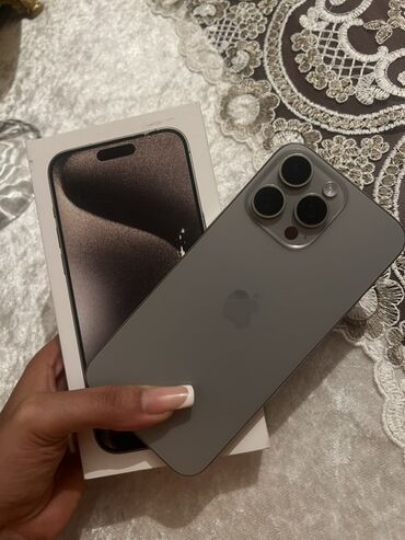 basavik qutusu: IPhone 15 Pro Max, 512 GB