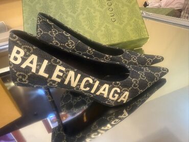 Salonke: Salonke, Balenciaga, 40 — 11