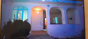 Həyət evləri və villaların satışı: Ev monolit betonla, qaya üzərində tikilib, dəniz mənzərəlidir. 1-ci — 11