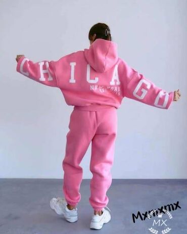 Gornji i donji deo: Termo 
3200 din 
S, M nije za vise
ij — 6