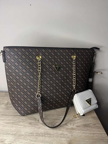 Torbe: Guess ❤️ Novčanik: Cena 1750 din. +ptt 📌 Torbica: Cena 2900 din +ptt 📌 — 8