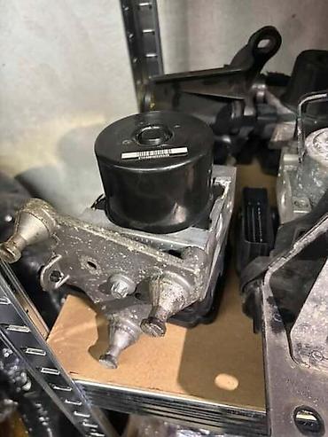alternator: CENTRALA ABS-A ZA MERCEDES BENZ E KLASA, E 200, E 220 . OD 2013. DO — 1