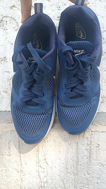 Мужские кроссовки, 43, Nike, Б/у, цвет - Синий at lalafo.kg Мужские кроссовки, 43, Nike, Б/у, цвет - Синий