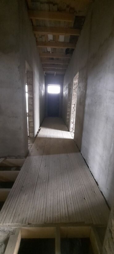Həyət evləri və villaların satışı: Binə 4 otaqlı, 110 kv. m, Təmirsiz — 7