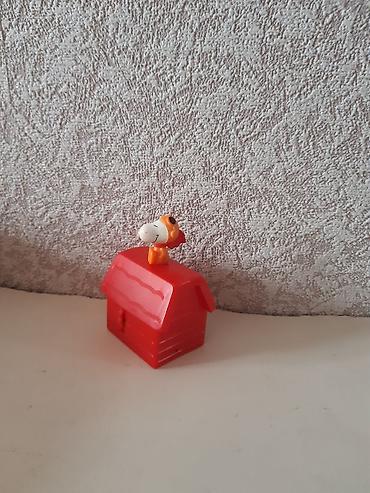 oyuncaq ayi type 0: McDonalds oyuncaqları.
Qırmızı -2 manat
O birisi -1 manat — 2