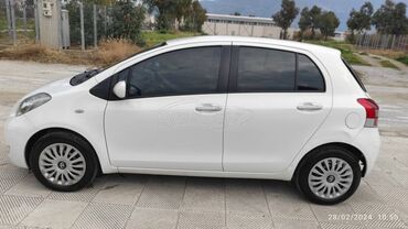 Toyota: Toyota Yaris: 1.3 l. | 2010 έ. Χάτσμπακ — 3