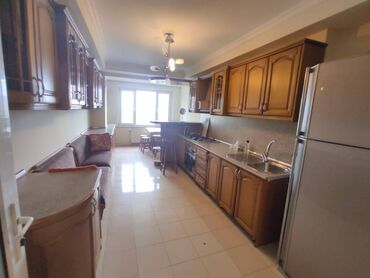 Uzunmüddətli kirayə mənzillər: Yasamalda 9 mertebeli binanın 9-cu mərtəbəsində yerləşən ümumi sahəsi — 20