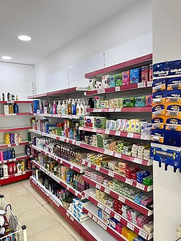 vitrin: TƏCİLİ SATILIR! MAĞAZA RƏFLƏRİ VƏ VİTRİN SİSTEMLƏRİ Mağazada istifadə — 9
