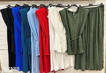 tref obuca vrbas: 05. Plisirani kompleti
M L XL XXL XXXL
Cena : 3.200 dinara H — 6