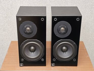 Zvučnici i stereo sistemi: JBL dvosistemske bookshelf zvučne kutije - Brend i model: JBL — 4