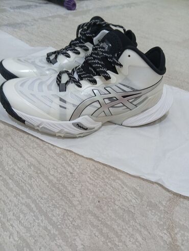 сколько стоят кольца: Мужские кроссовки, 44, Asics, Новый, цвет - Белый, Самовывоз