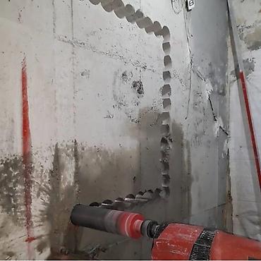 Beton işləri: Beton və daş kəsimi xidməti - Peşəkar benzinli disk kəsici ilə beton — 9