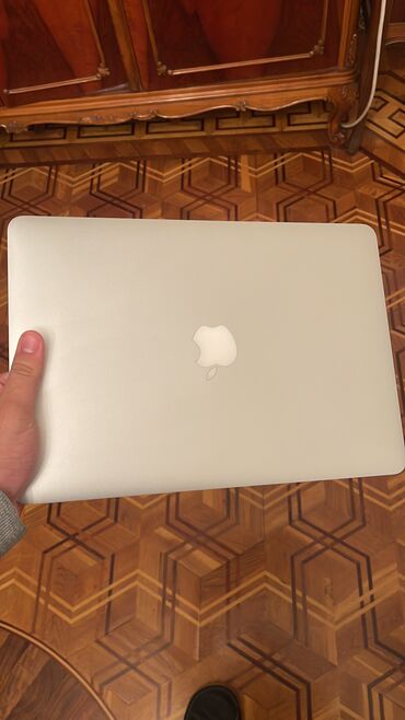 macbook adapter: Intel Core i5, 4 GB, 13.3 "