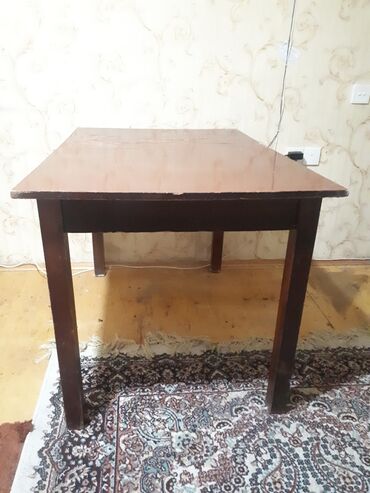 Masalar: Qonaq masası, İşlənmiş, Açılan, Kvadrat masa