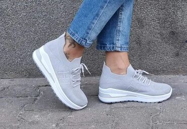 Women's Sneakers and athletic shoes: 41 — 7